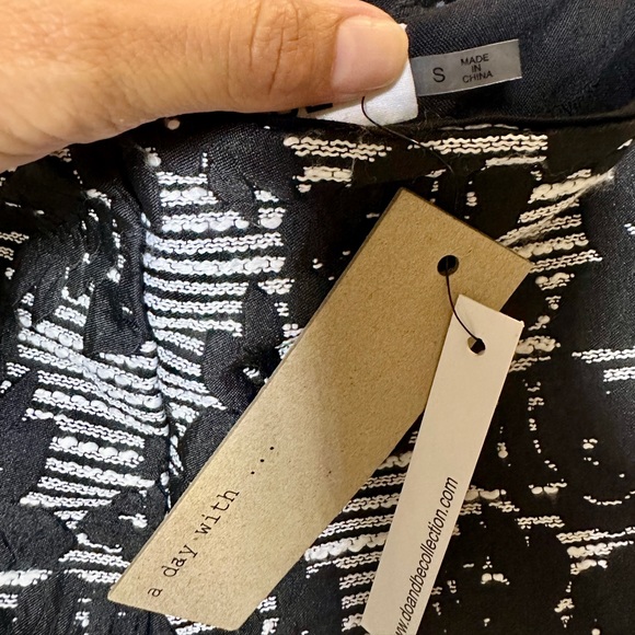 Do + Be Womens Shorts - Picture 3 of 5